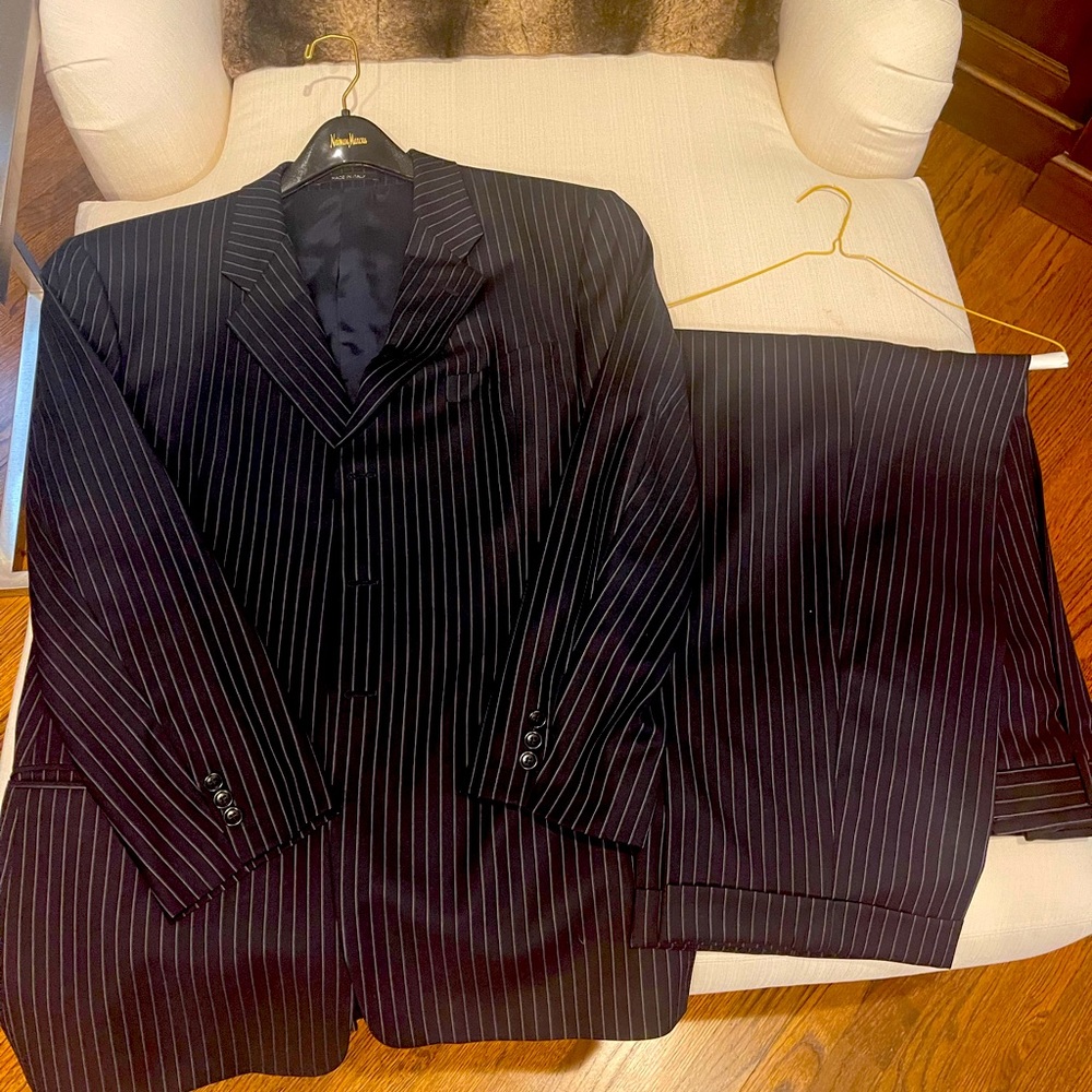Armani Mens Suit, Navy Pinstripe, size 44R